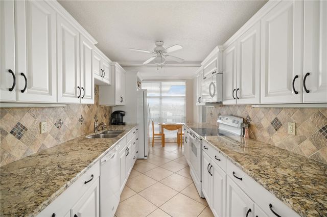 935 E Causeway Boulevard 401, Vero Beach, FL 32963