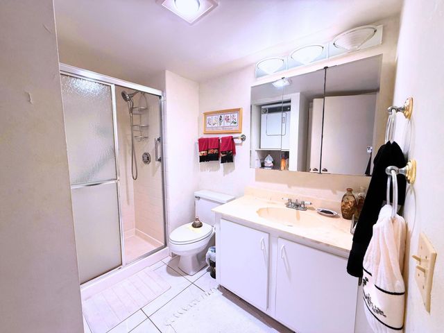 8410 CASA DEL LAGO E, Boca Raton, FL 33433
