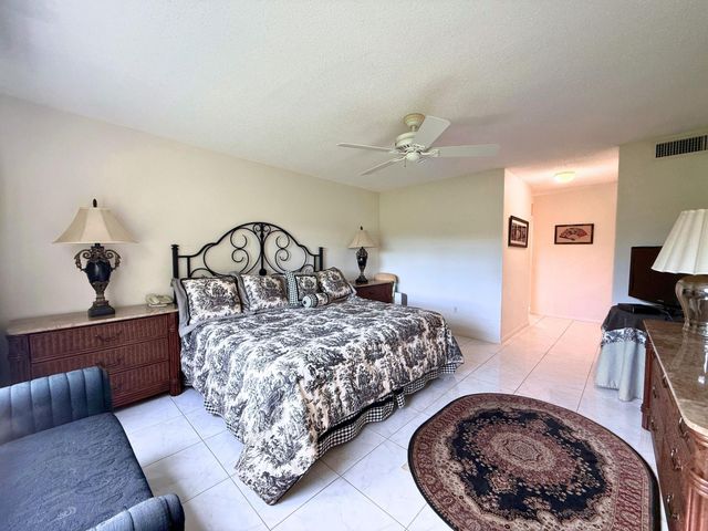 8410 CASA DEL LAGO E, Boca Raton, FL 33433