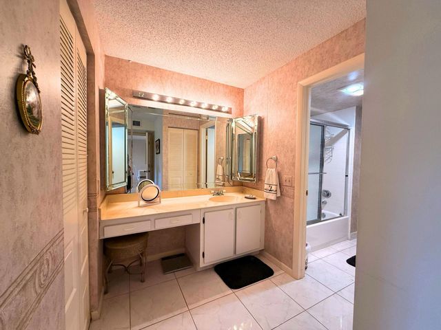8410 CASA DEL LAGO E, Boca Raton, FL 33433