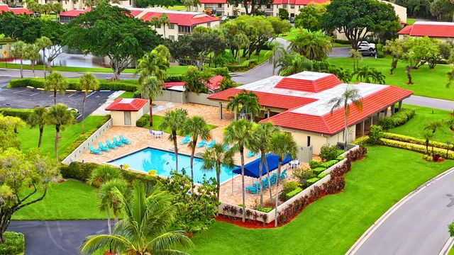 8410 CASA DEL LAGO E, Boca Raton, FL 33433