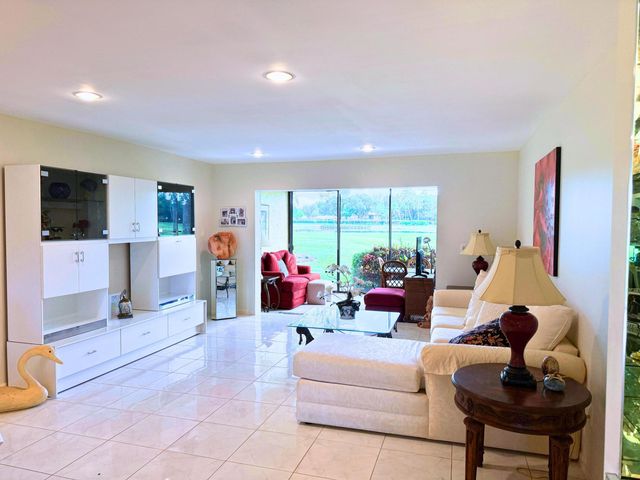 8410 CASA DEL LAGO E, Boca Raton, FL 33433