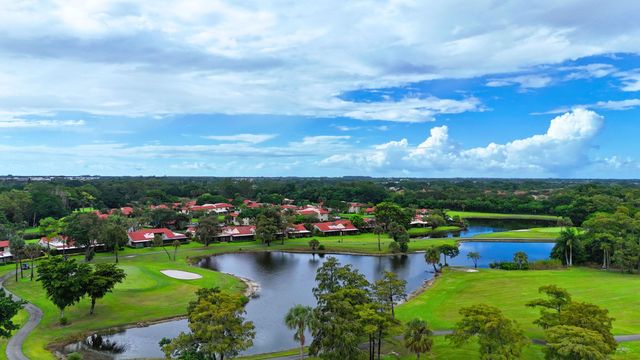8410 CASA DEL LAGO E, Boca Raton, FL 33433