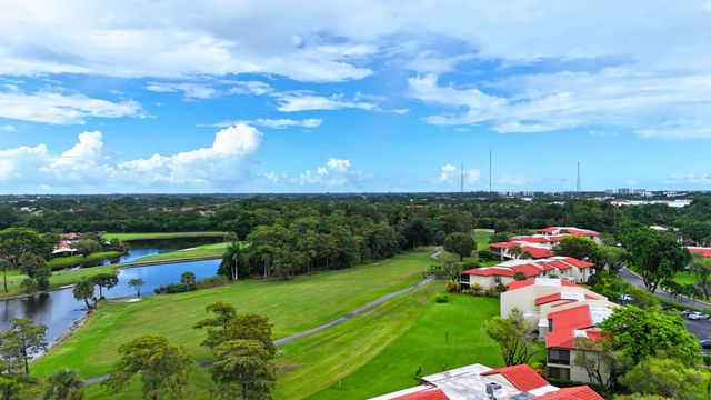 8410 CASA DEL LAGO E, Boca Raton, FL 33433