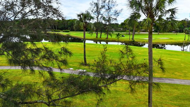 8410 CASA DEL LAGO E, Boca Raton, FL 33433