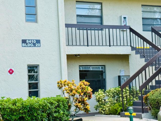 8410 CASA DEL LAGO E, Boca Raton, FL 33433