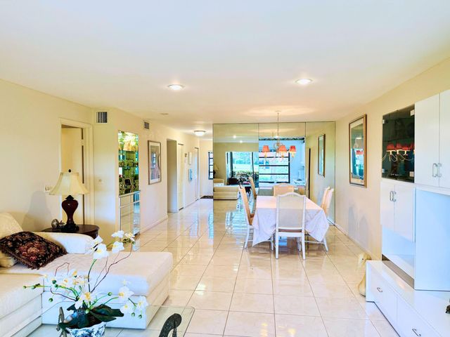 8410 CASA DEL LAGO E, Boca Raton, FL 33433