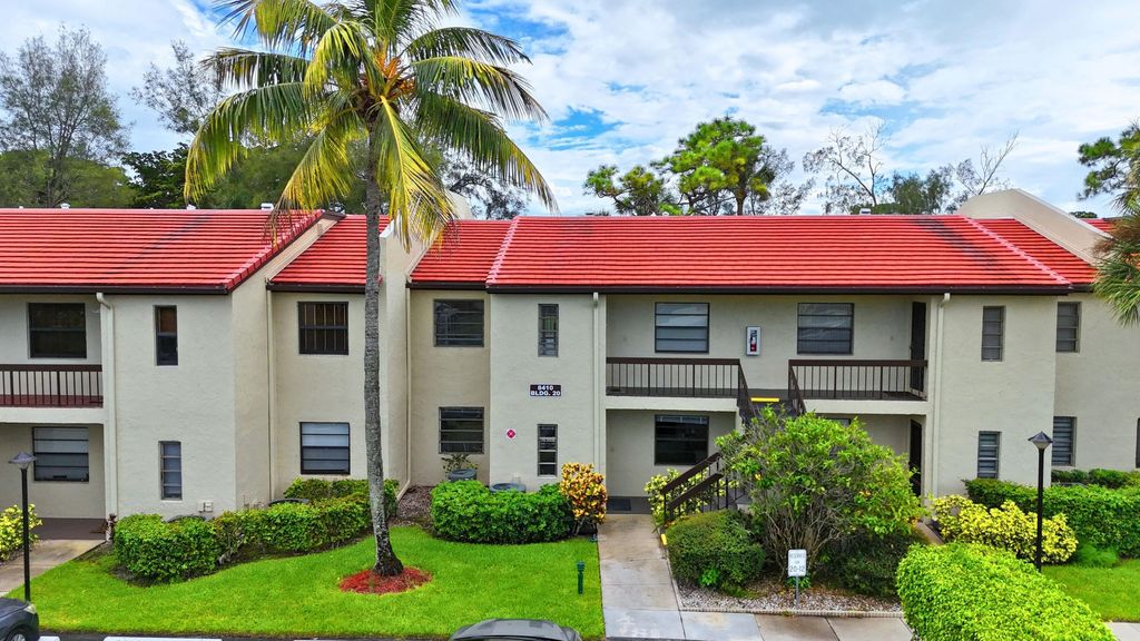 8410 CASA DEL LAGO E, Boca Raton, FL 33433