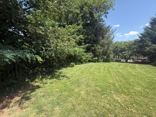 118 Whispering Woods Drive, Richmond, KY 40475