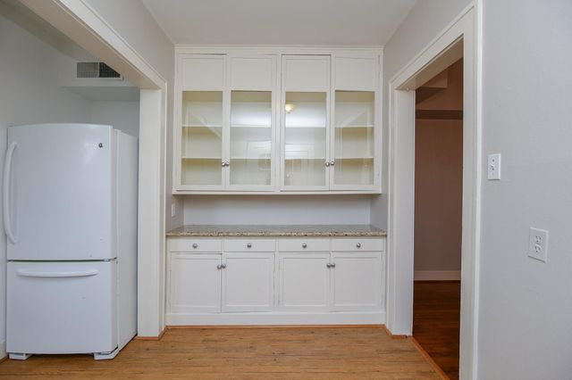 1632 Bonnie Brae Street A, Houston, TX 77006