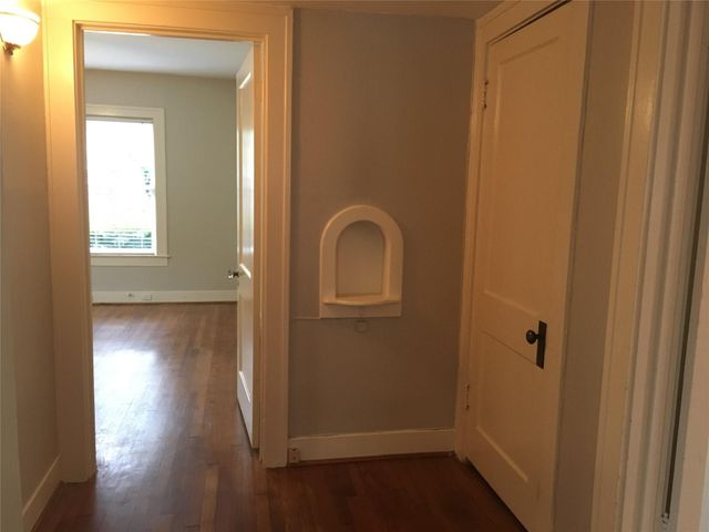 1632 Bonnie Brae Street A, Houston, TX 77006