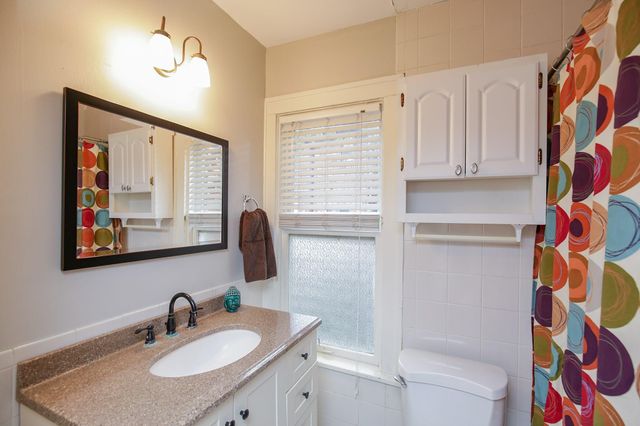 1632 Bonnie Brae Street A, Houston, TX 77006