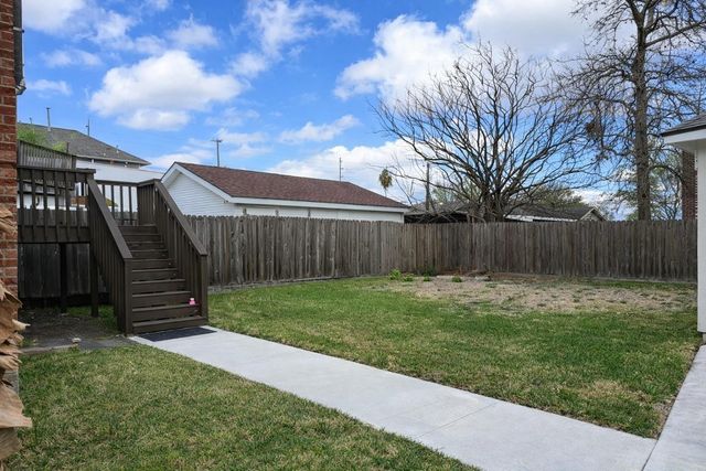 1632 Bonnie Brae Street A, Houston, TX 77006