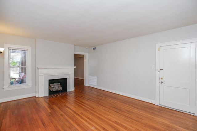 1632 Bonnie Brae Street A, Houston, TX 77006