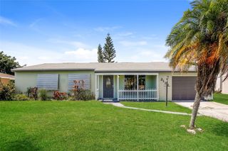 2132 SE Shelter Dr, Port St Lucie, FL 34952