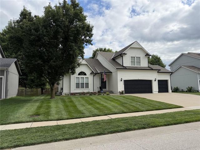 23525 W 74th Terrace, Shawnee, KS 66227