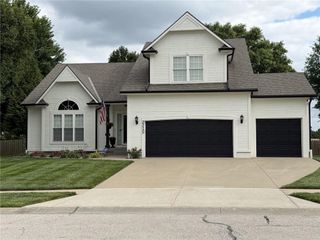 23525 W 74th Terrace, Shawnee, KS 66227