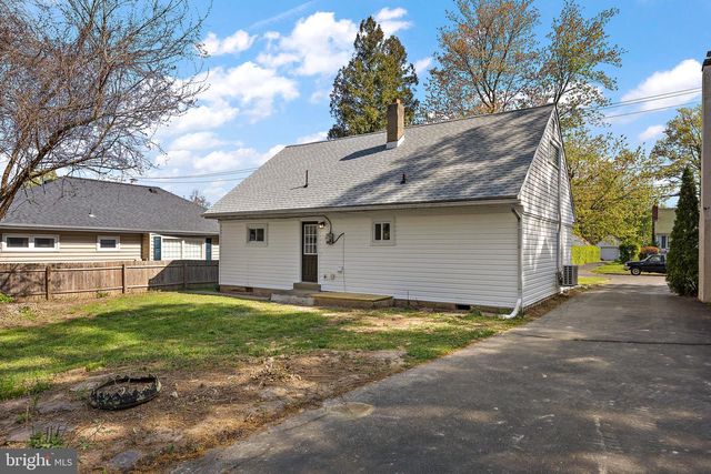 436 S 9TH ST, North Wales, PA 19454