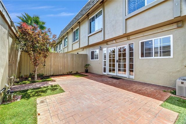 10462 Rio Grande Court, Fountain Valley, CA 92708