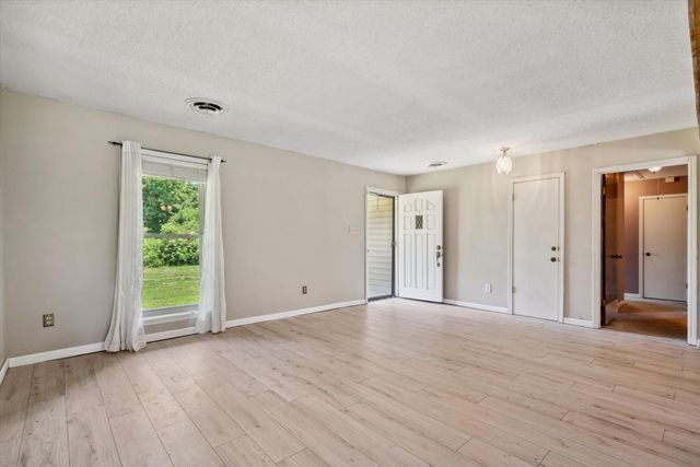 8783 DEADFALL RD, Millington, TN 38053