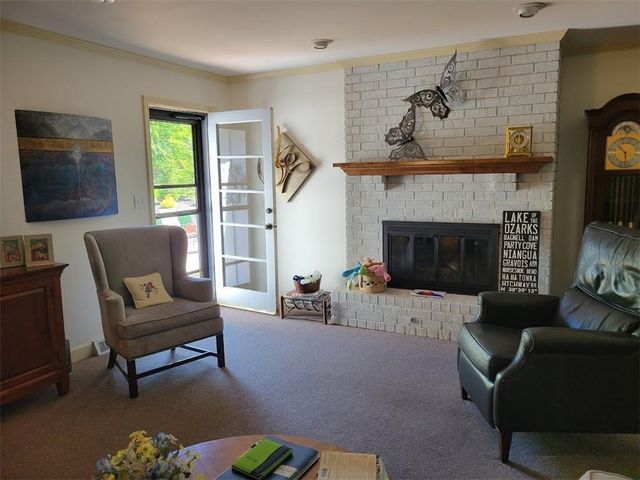 1700 Twin Oaks Drive, Harrisonville, MO 64701