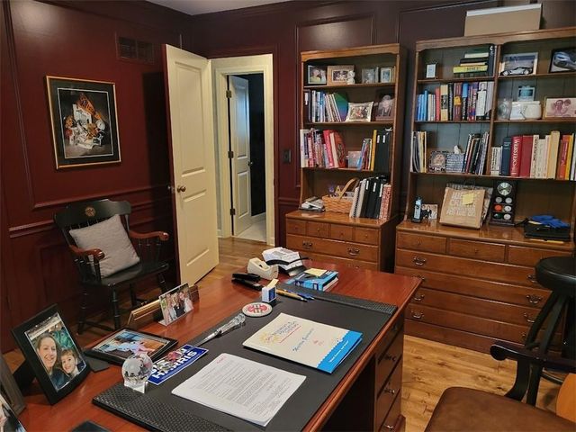 1700 Twin Oaks Drive, Harrisonville, MO 64701