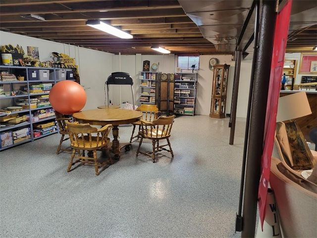 1700 Twin Oaks Drive, Harrisonville, MO 64701