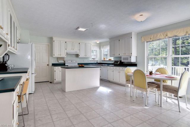 110 Bugle CT, Yorktown, VA 23693