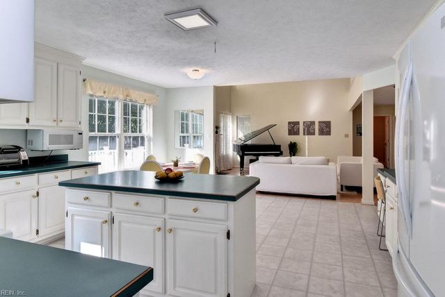 110 Bugle CT, Yorktown, VA 23693
