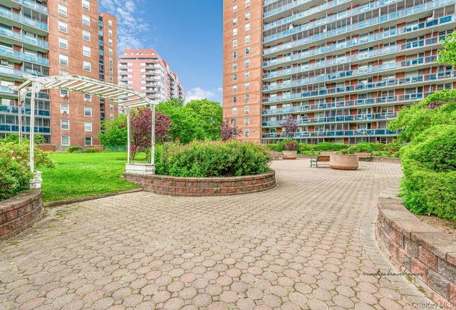 97-37 63rd Road 2B, Rego Park, NY 11374