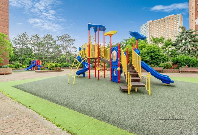 97-37 63rd Road 2B, Rego Park, NY 11374