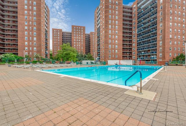 97-37 63rd Road 2B, Rego Park, NY 11374