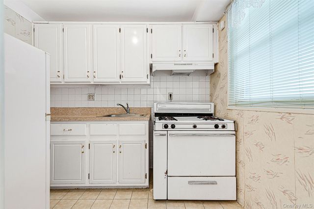 97-37 63rd Road 2B, Rego Park, NY 11374