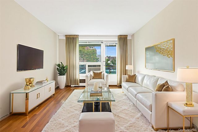 97-37 63rd Road 2B, Rego Park, NY 11374