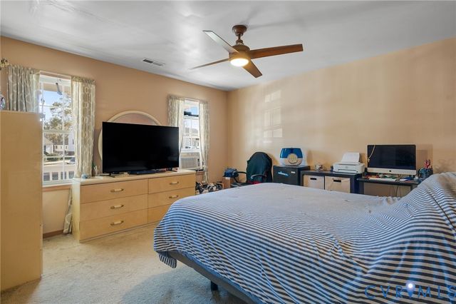 1822 New Lincoln Cir, Hopewell, VA 23860