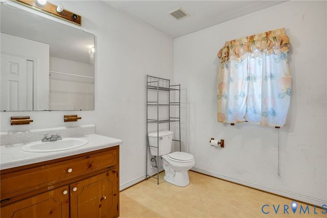 1822 New Lincoln Cir, Hopewell, VA 23860