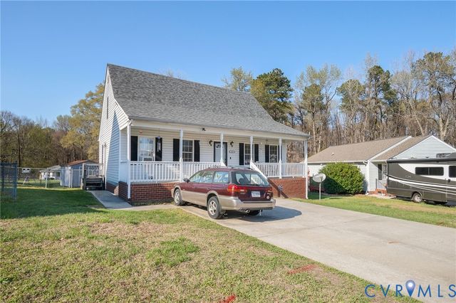 1822 New Lincoln Cir, Hopewell, VA 23860