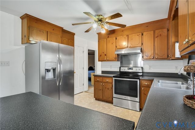 1822 New Lincoln Cir, Hopewell, VA 23860