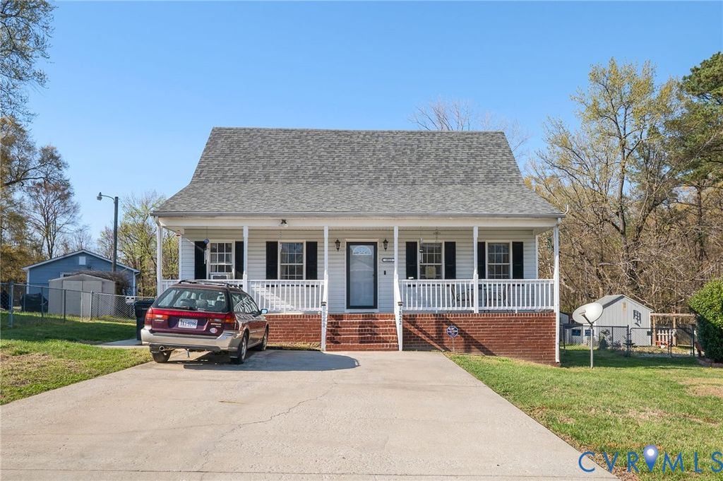 1822 New Lincoln Cir, Hopewell, VA 23860