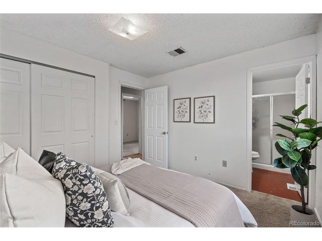 2701 S Jasper St, Aurora, CO 80013