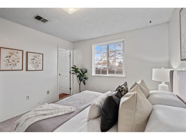 2701 S Jasper St, Aurora, CO 80013