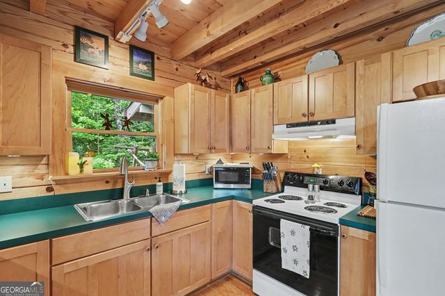 481 Top O Pinnacle Drive, Clayton, GA 30525