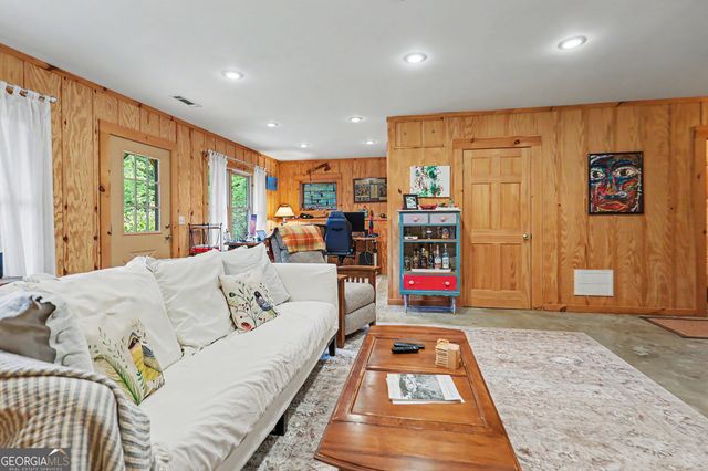 481 Top O Pinnacle Drive, Clayton, GA 30525