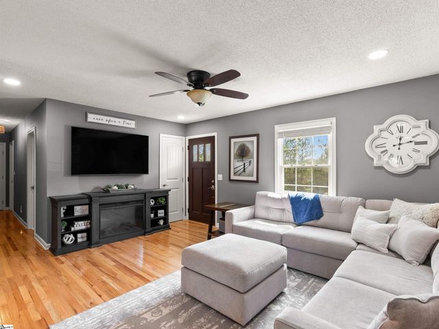 10300 Reidville Road, Greer, SC 29651