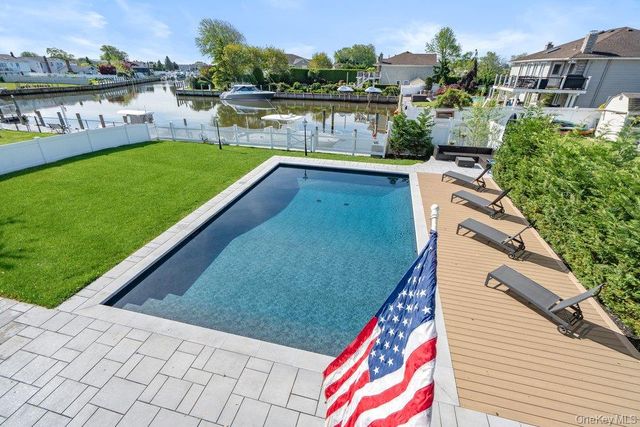 159 Driftwood Drive, West Islip, NY 11795