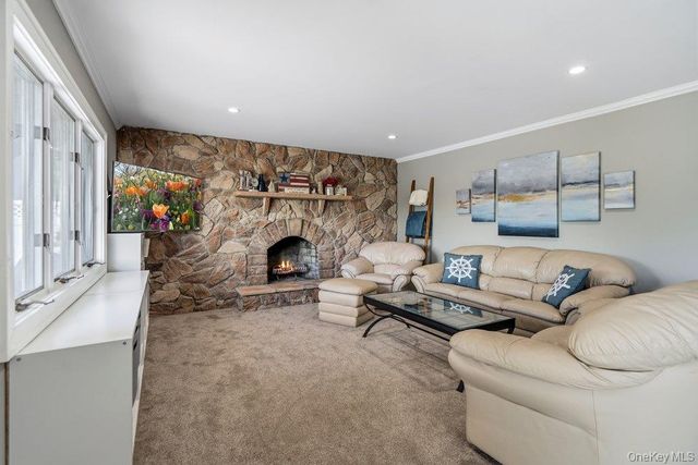 159 Driftwood Drive, West Islip, NY 11795