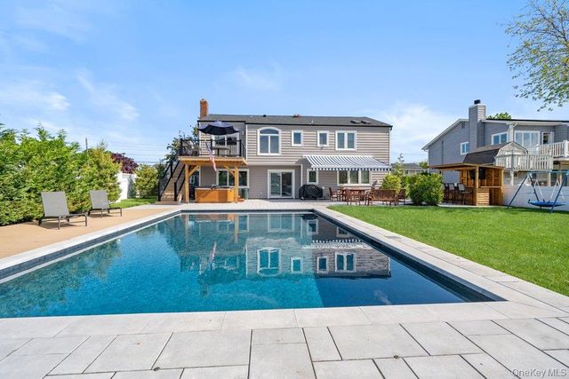 159 Driftwood Drive, West Islip, NY 11795