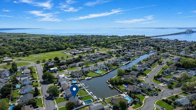 159 Driftwood Drive, West Islip, NY 11795