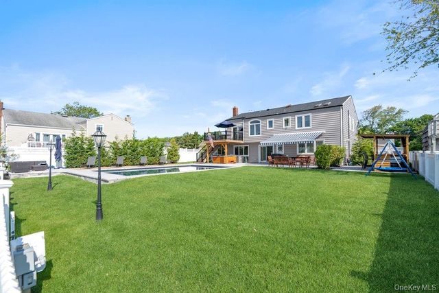 159 Driftwood Drive, West Islip, NY 11795