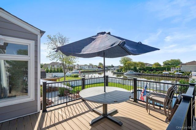 159 Driftwood Drive, West Islip, NY 11795